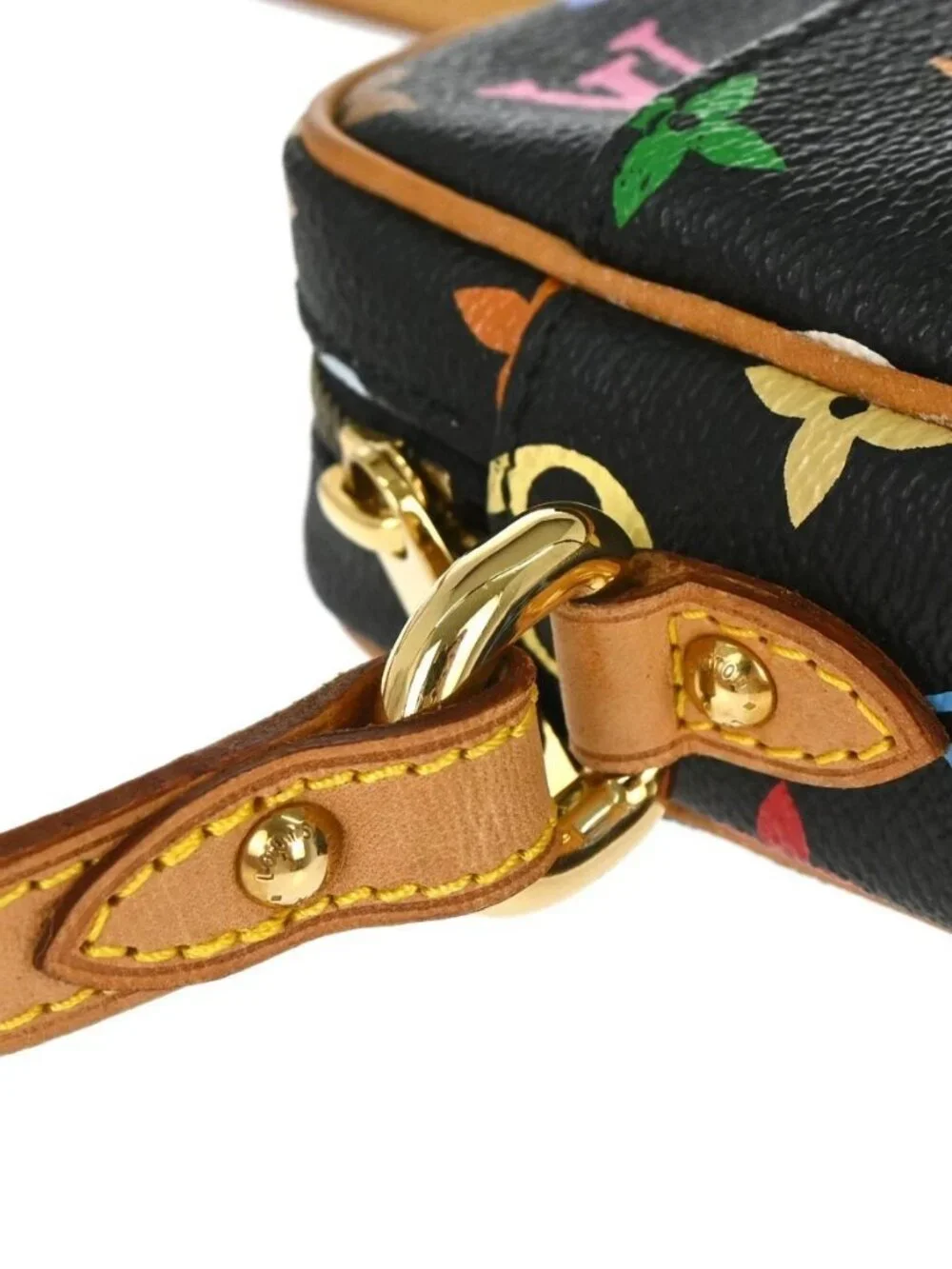 Louis Vuitton outside 	a+